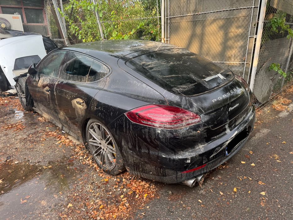 Porsche panamera pt piese sau reparati