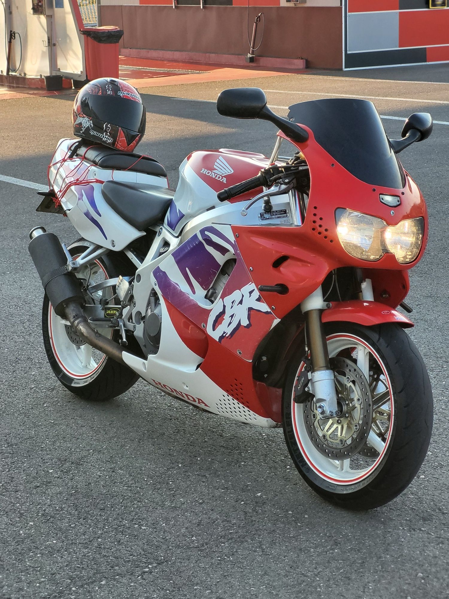 Honda CBR 900 Fireblade SC28