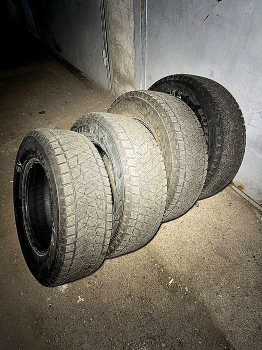 Зимние колеса BRIDGESTONE 4 шт 265/65/17