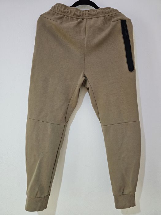 Trening Nike Tech bej/maro, purtat odata