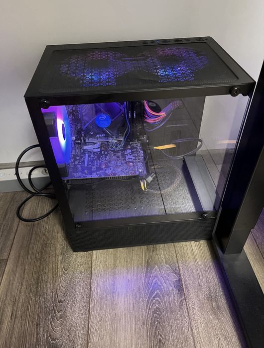 Vand pc in conditie foarte bună,nefolosi.Schimb cu macbook M1,pro M1