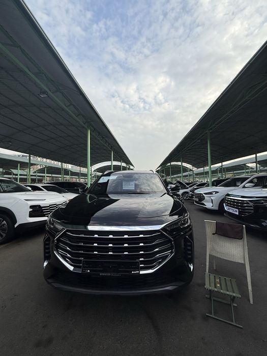 Dubayski Jetour X70 plus sotiladi!!