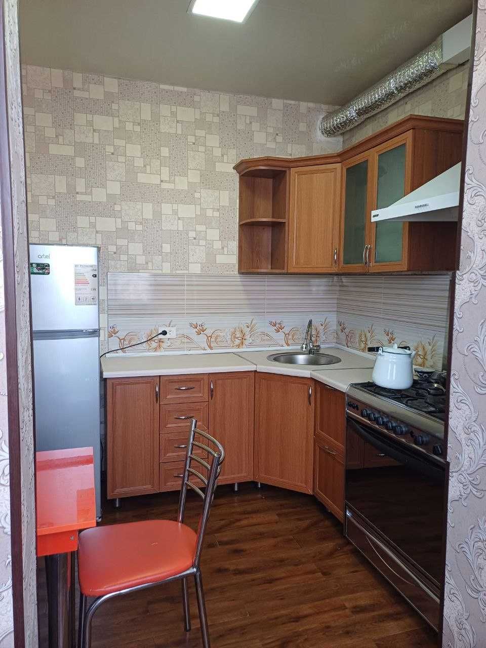 Уютная 3-комнатная квартира возле метро Туркестанская! TK02
