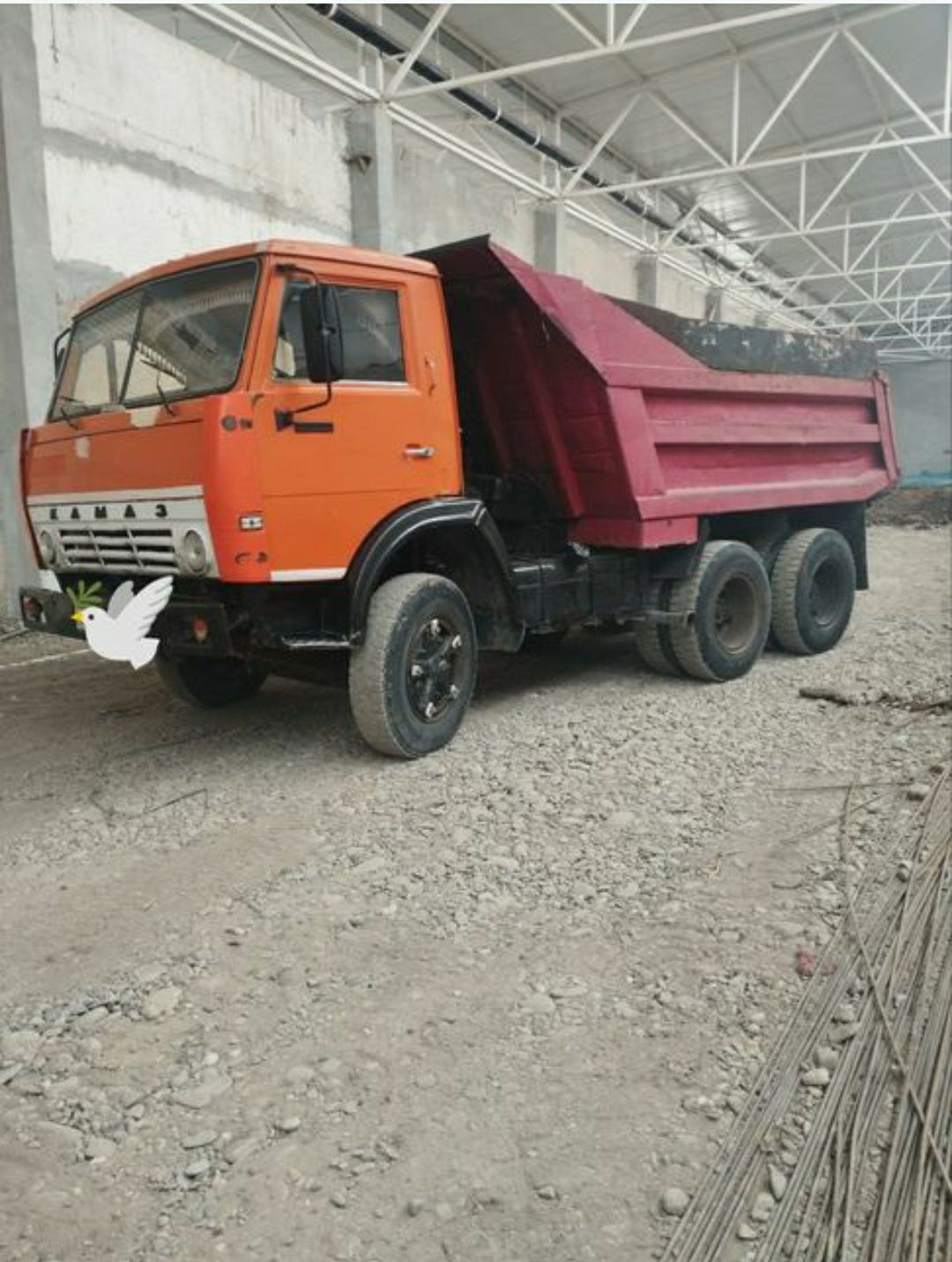 Kamaz samasval srochni sotiladi