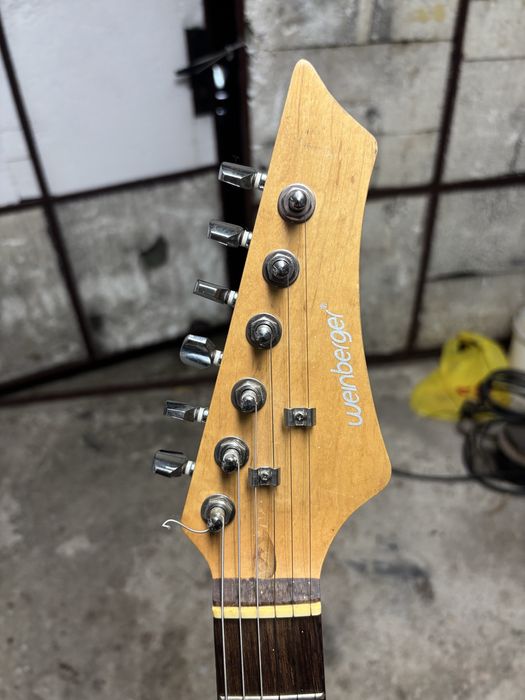 Работеща немска бас китара