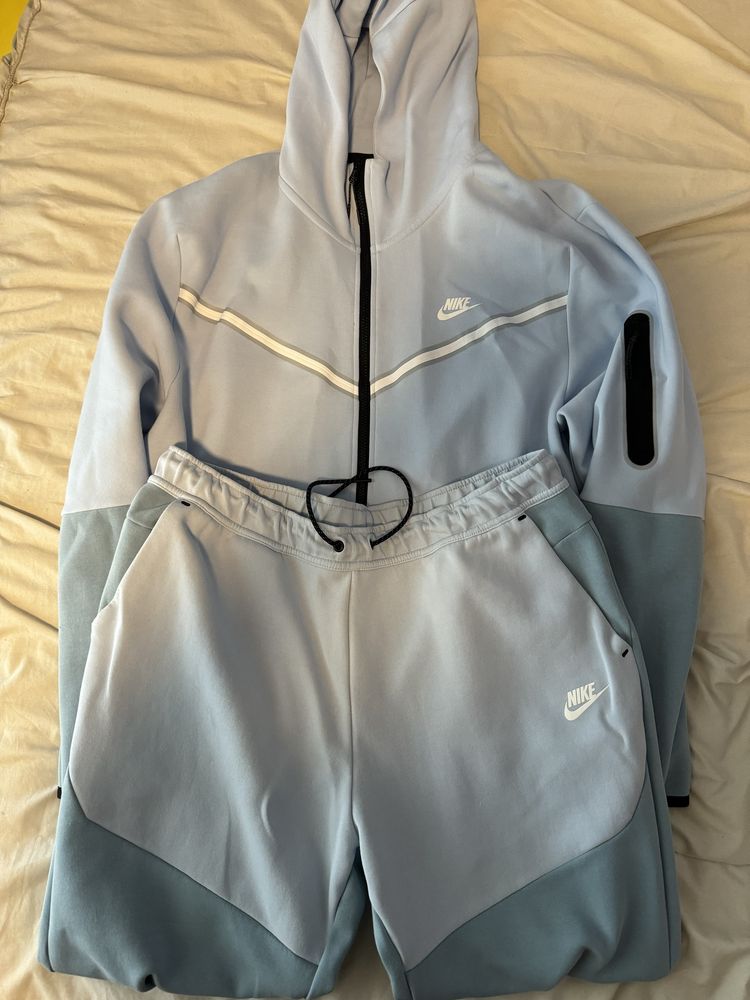 Nike tech baby blue