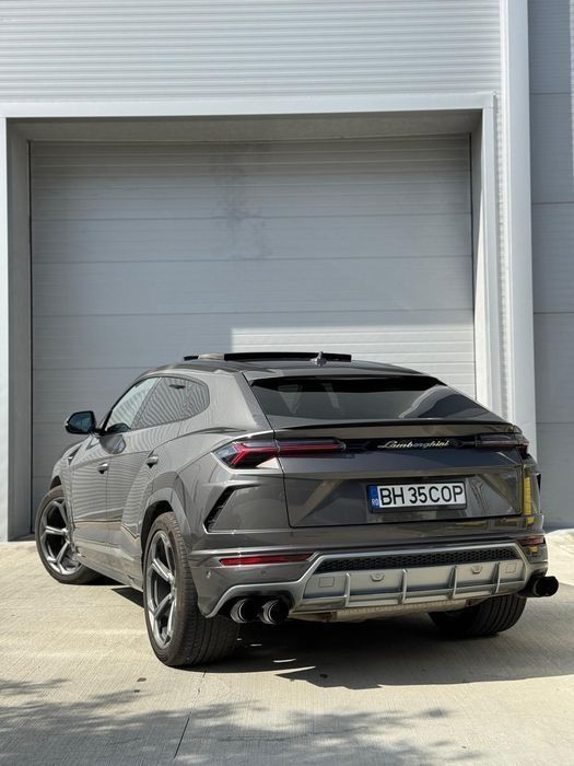 Lamborghini Urus variante schimb auto