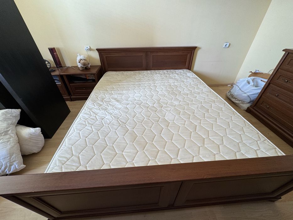 Спален комплект,4-крилен гардероб,легло 160/200,2 нощни шкафчета,скрин