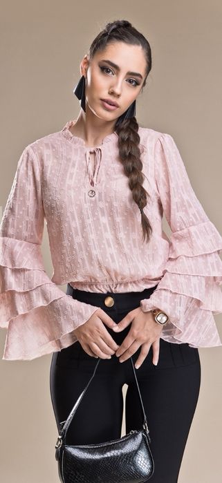 Красива блузка LUCY