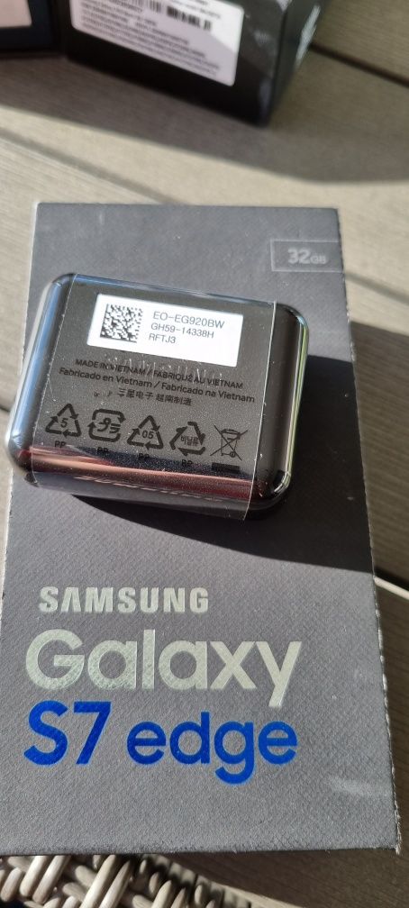 Cutie si casti originale Samsung Galaxy S7 Edge 32gb