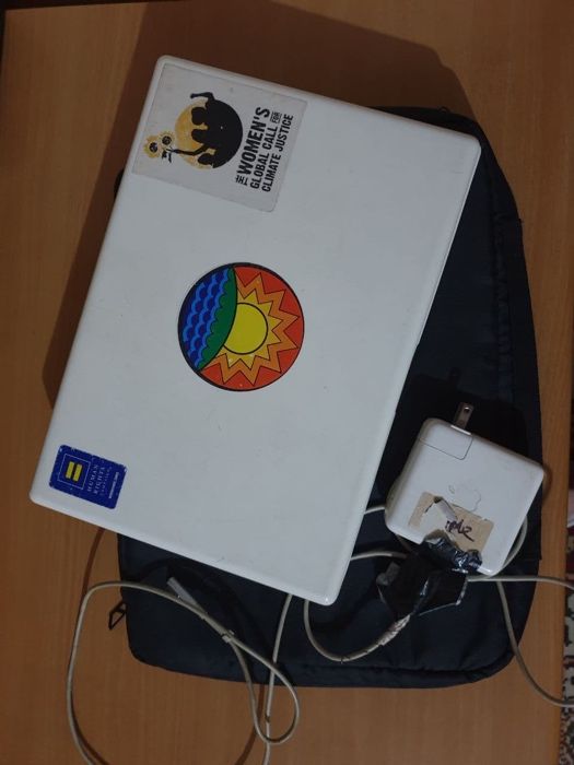 Продается Mac Book