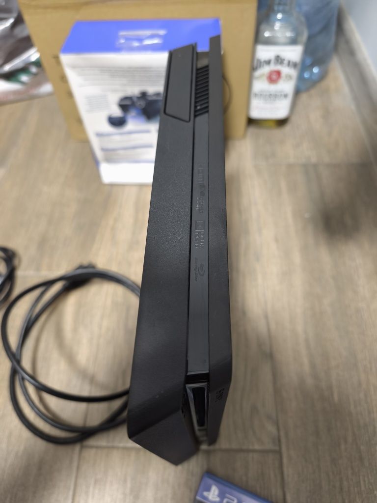 PlayStation 4 Slim 1TB