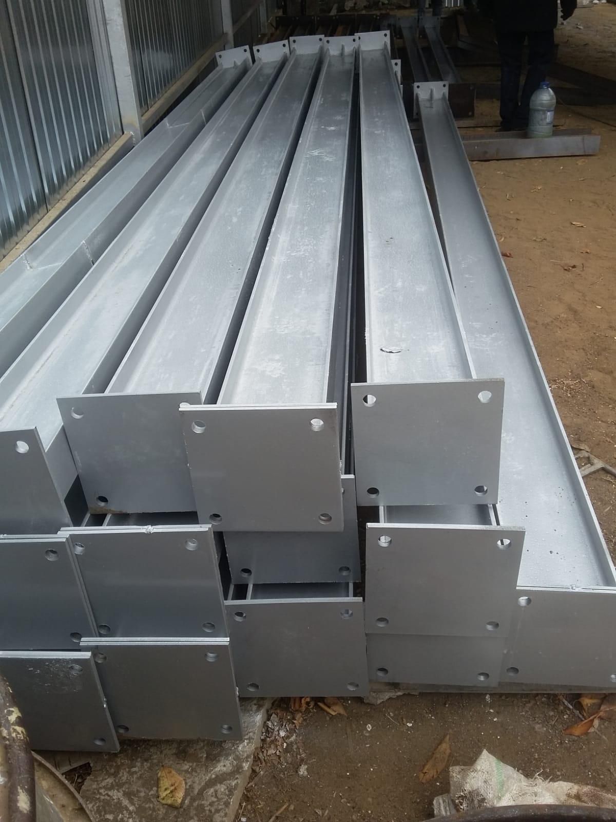 Vand structuri metalice noi avem pe stoc multe modele
