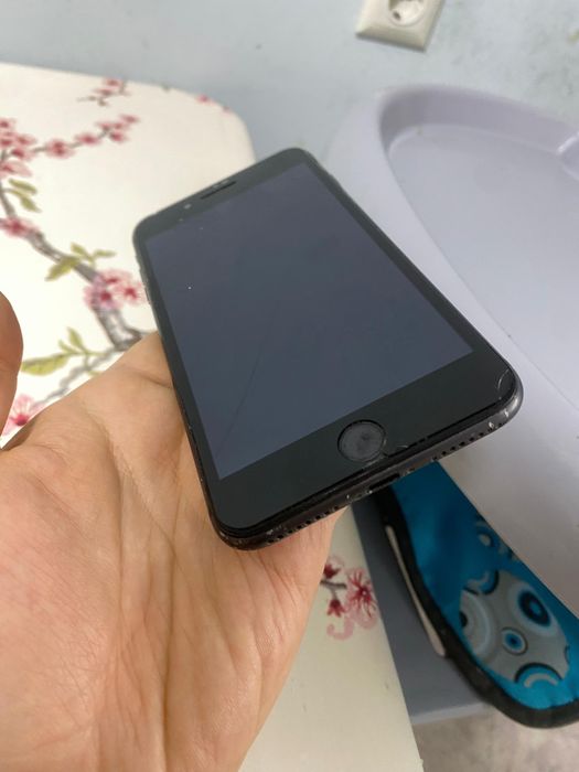 Продам срочно айфон 8plus