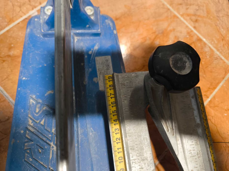 Siri, Bosch, Metabo, Makita ,Diadora продавам