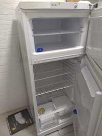 Продам б/у холодильник Индезит в отличном состоянии.