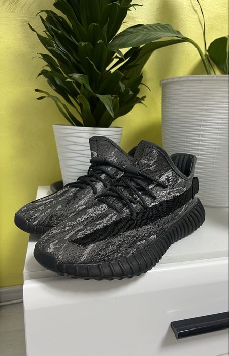 Yeezy V2 350 Dark salt