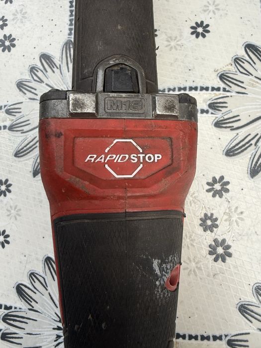 Шлайф прав акумулаторен MILWAUKEE M18FDGROVB-0X