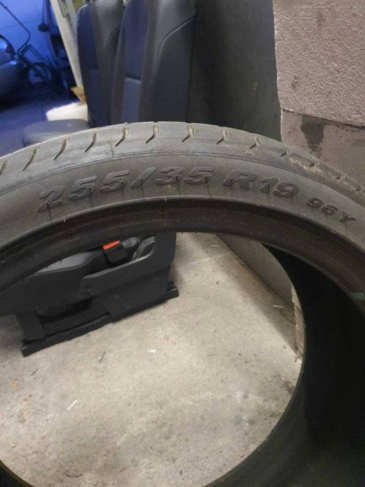 Летни гуми Pirelli P Zero 255 35 19 цола 2 броя