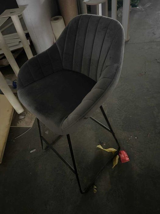 Барные стулья серого цвета