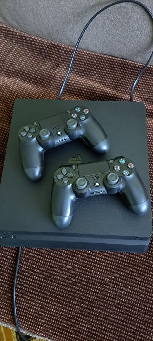 PlayStation 4 Slim 1TB PS4 ПС4 + 2 джойстика + 3 игри