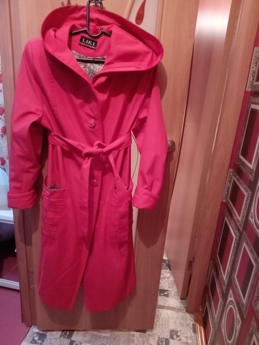 Продам женский плащ 50-52 размера