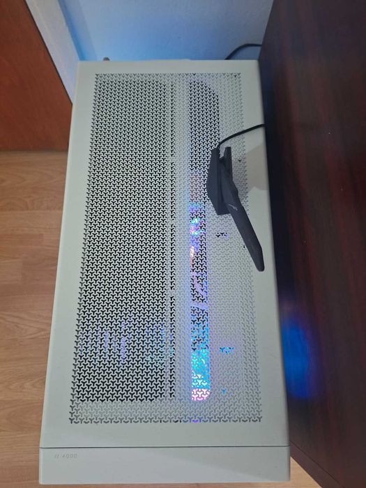carcasa pc gaming corsair frame 4000d  folosita 2 luni 300 lei