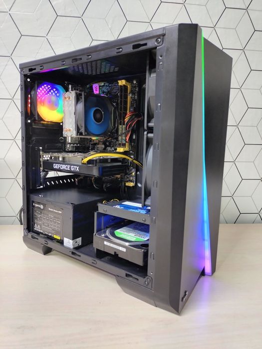 Мощный игровой компьютер в отличном состоянии
