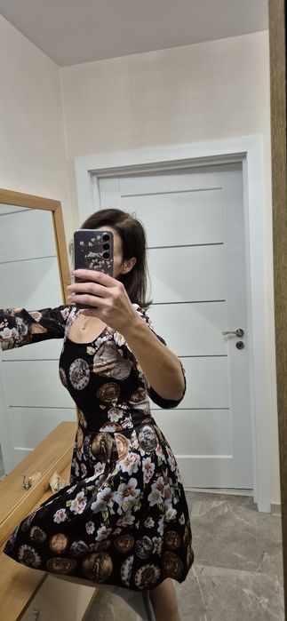 Сатенена рокля за повод или парти