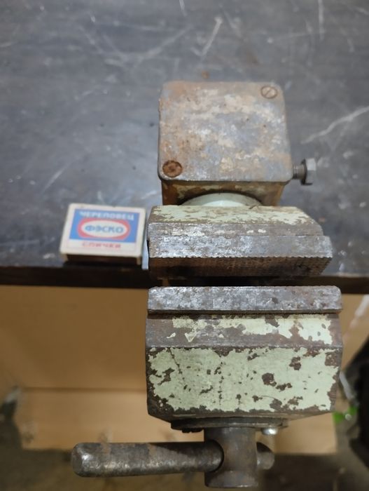 Тиски слесарные маленькие