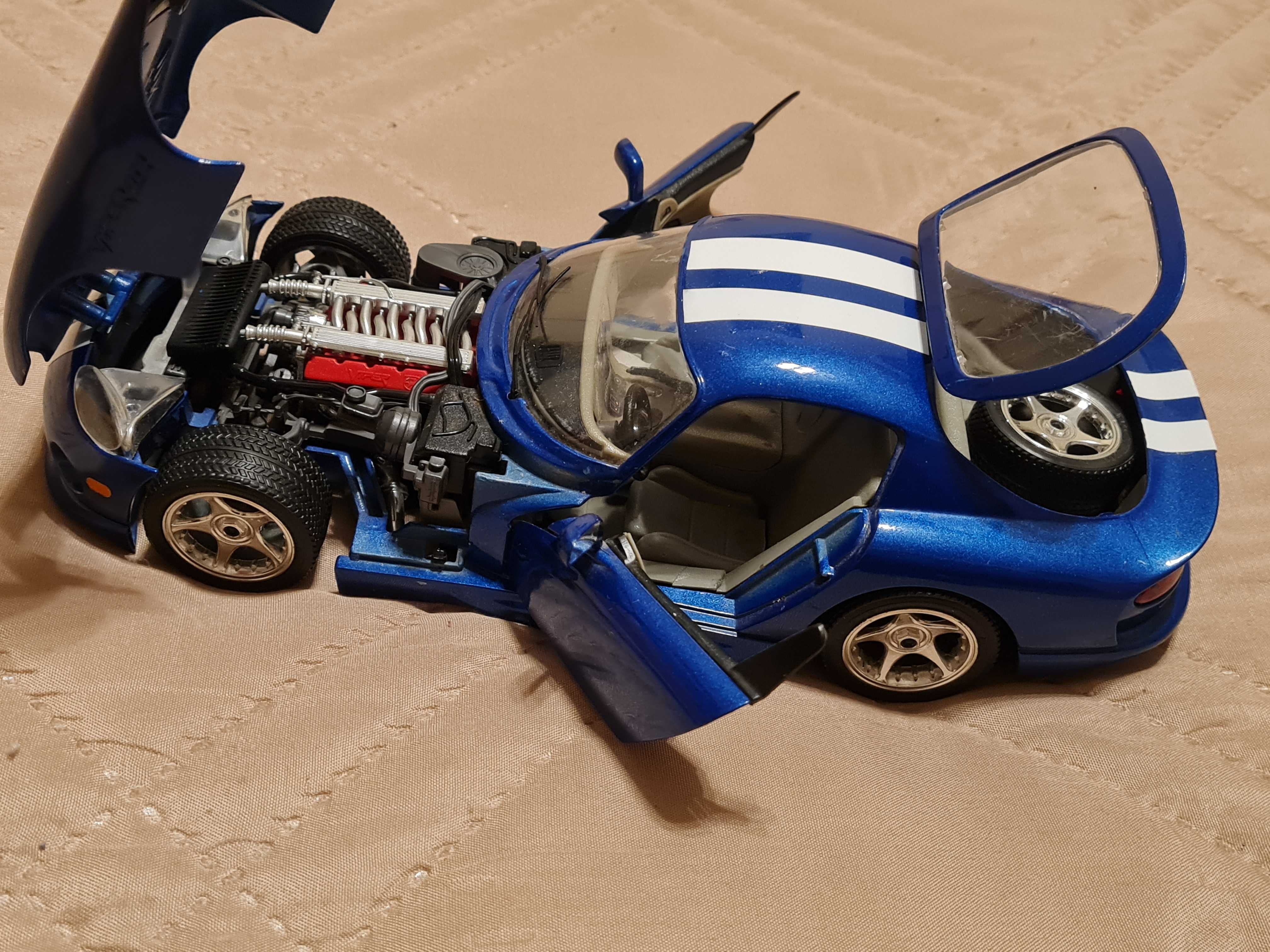 Метална количка Dodge Viper 1/18