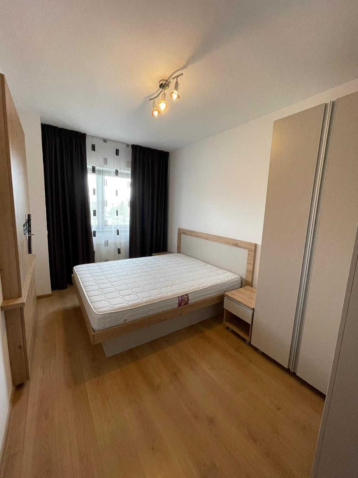 Inchiriez apartament 2 camere str.Poienelor