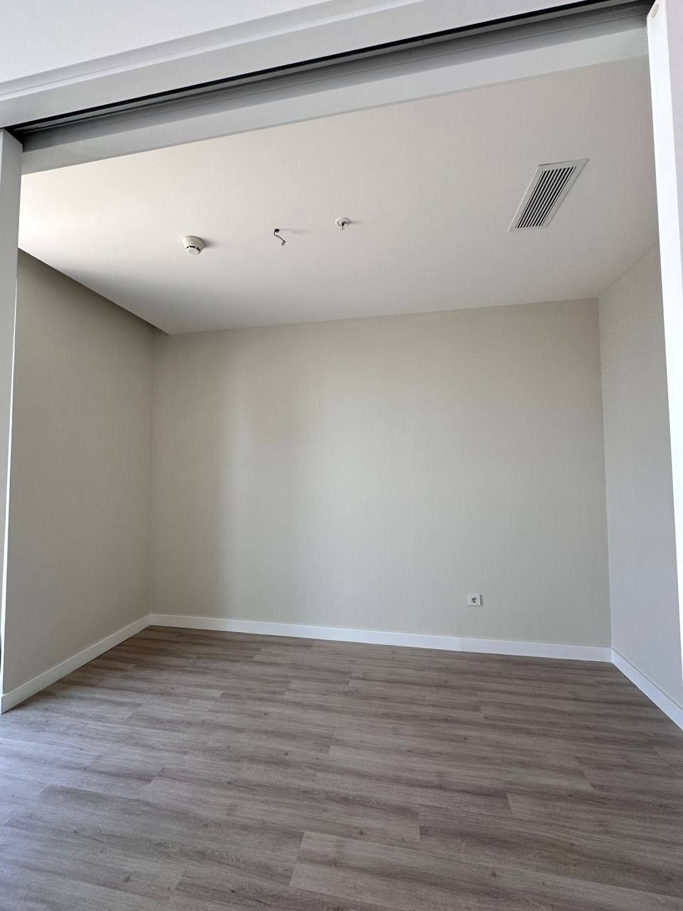 Продам 2/5/23 45м2 в ЖК Nest One, вид на парк