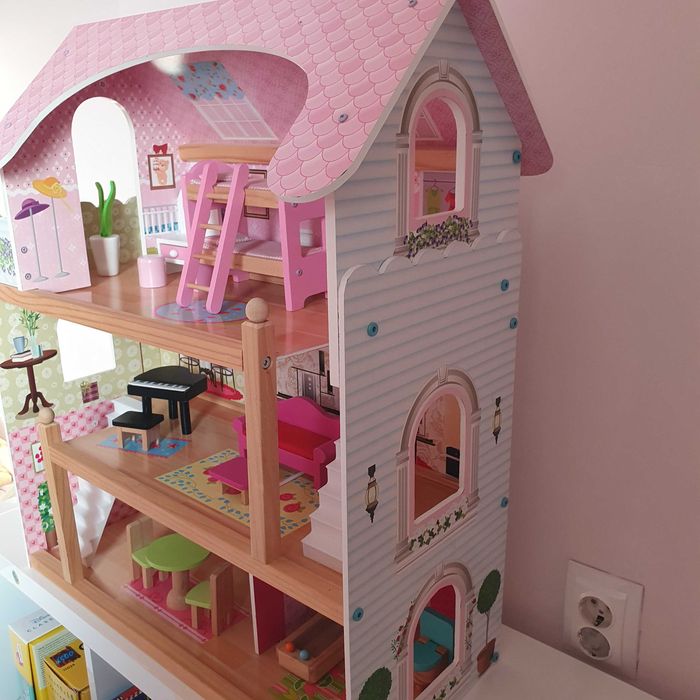 Дървена къща за кукли, дървено конче люлка, дървена кухня