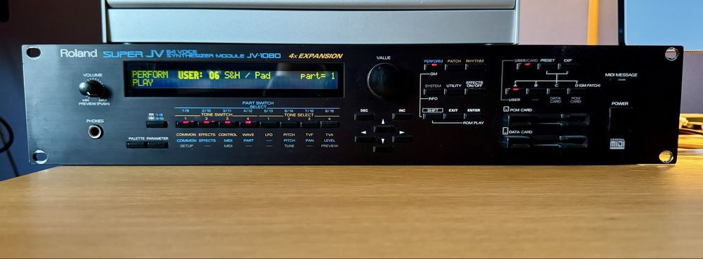 Vand Roland JV-1080