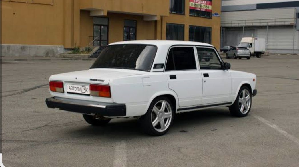 Vaz 2107 srochno sotiladi