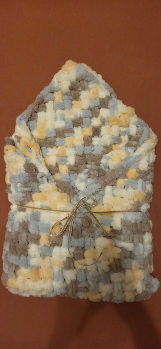 Ръчно плетено бебешко одеалце