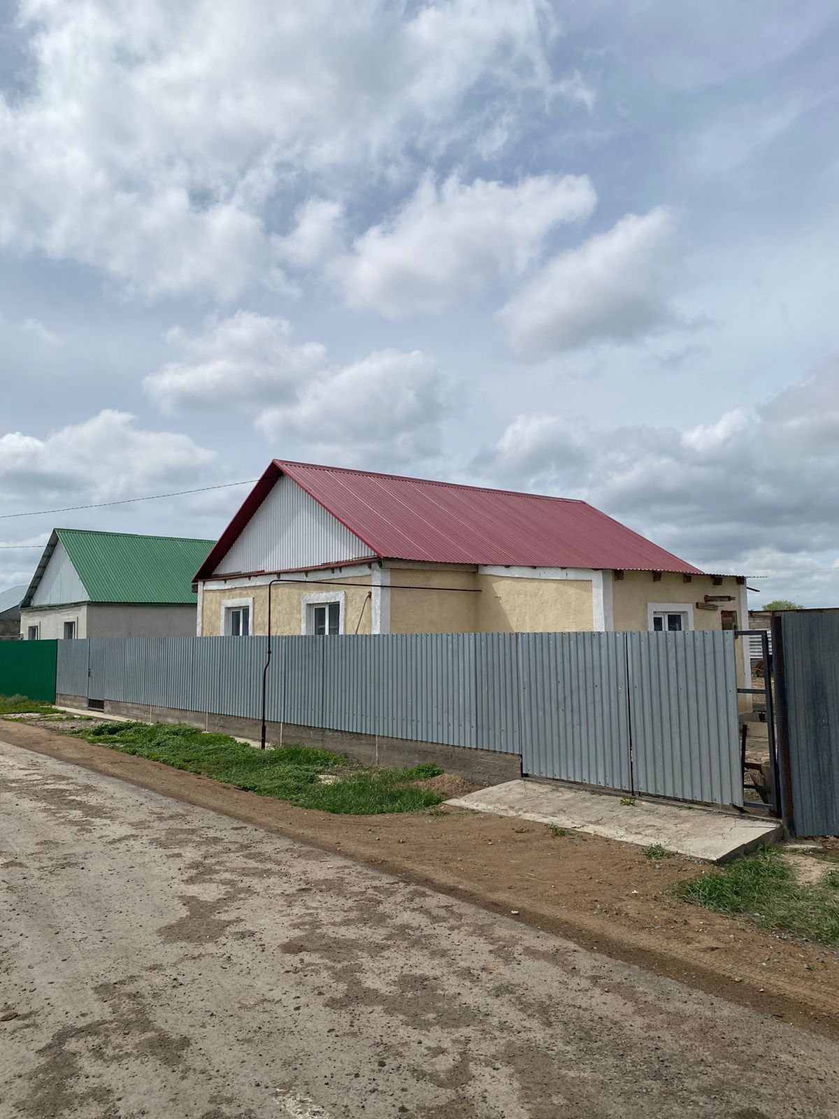 Продаётся дом в городе Аксай.. СРОЧНО