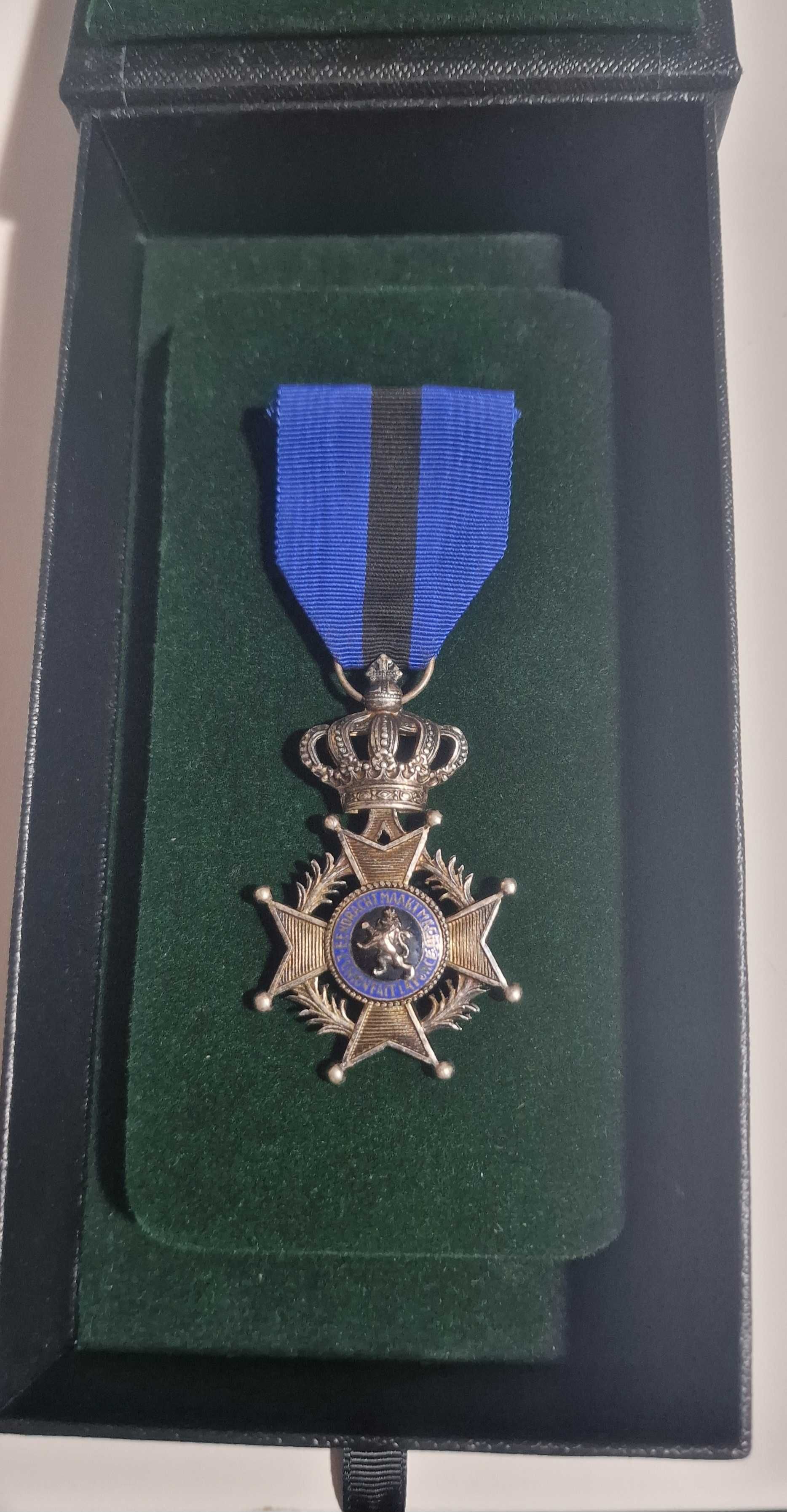Ordinul Lui Leopold AL II-LEA. Grad De Cavaler . Argint