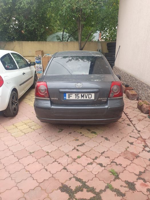 Vând Toyota Avensis 2.2 diesel
