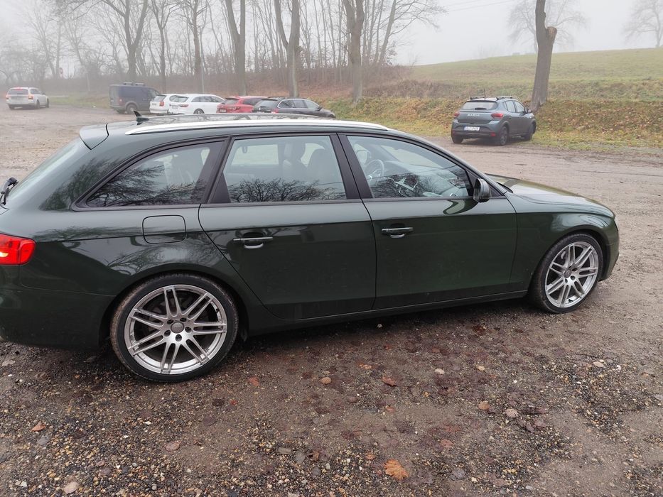 Audi A4 anul 2011