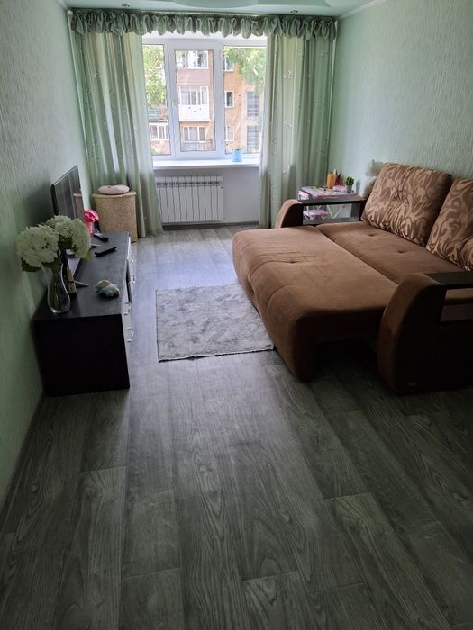 Продам квартиру 2 х комнатную квартиру.