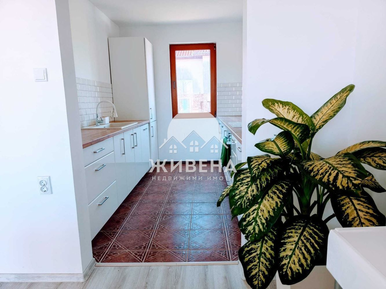 Продавам чудесна къща в с.Царичино, площ 270 кв.м