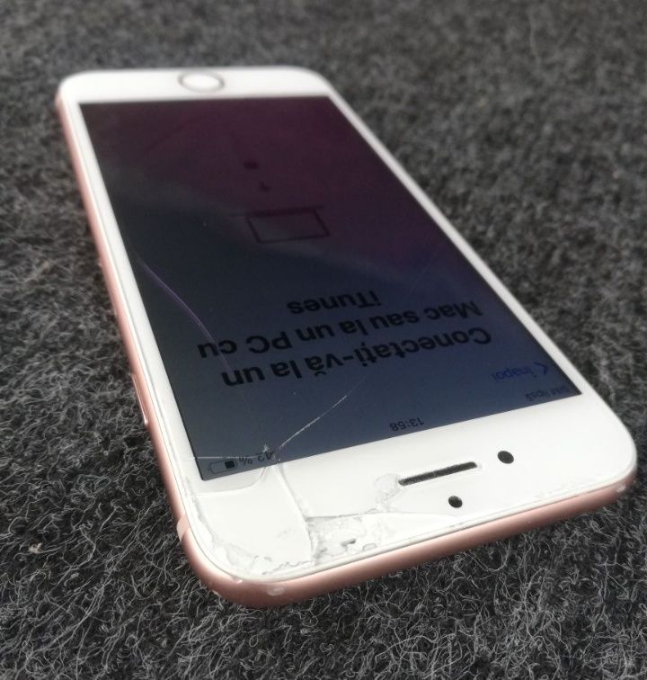 Vand pentru piese/dezmembrat/reparat iphone 8 , carcasa impecabila