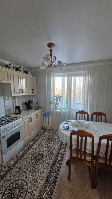 Продам 2-комн квартиру, р-н 17 школы, "ленинградка"