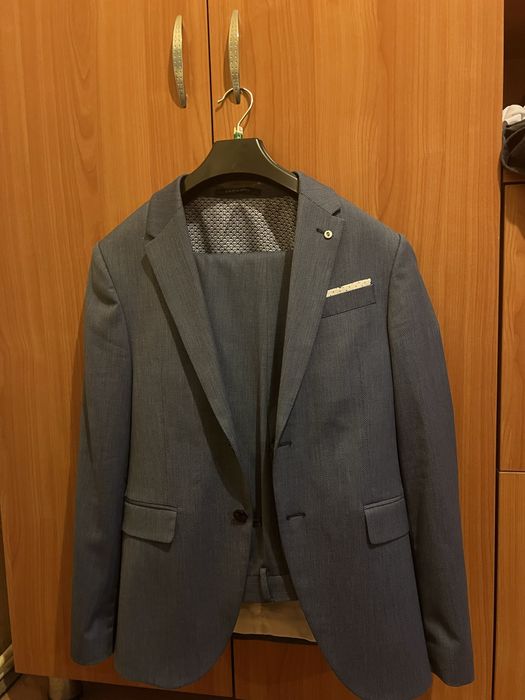 Costum zara albastru deschis