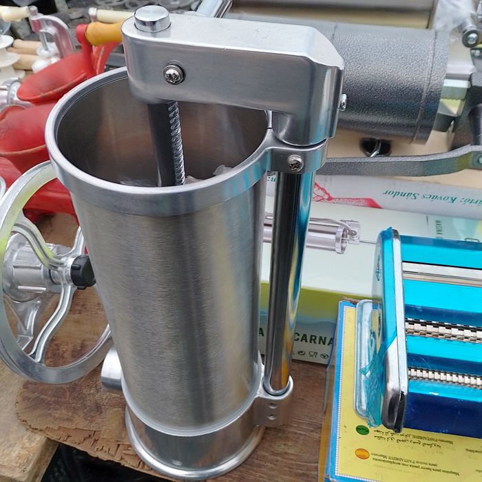 Mașina de făcut carnati(Carnatar) de 3,4 și 5kg inox