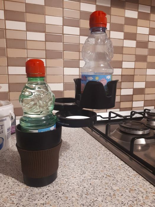 Suport auto telefon,cafea,suc in stare foarte bună