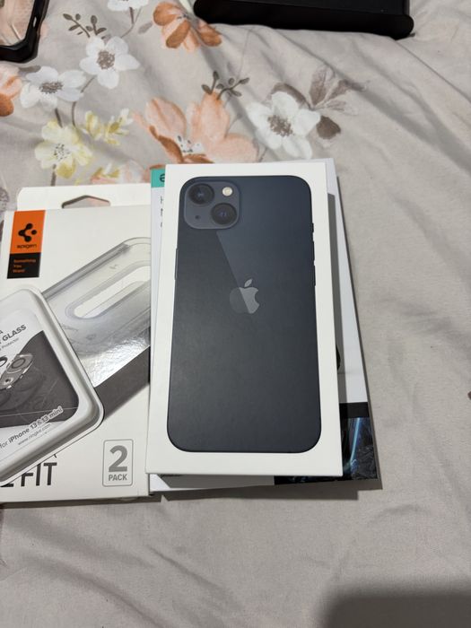 Iphone 13 128gb MidnightBlue excelent liber de retea cu folie si husa