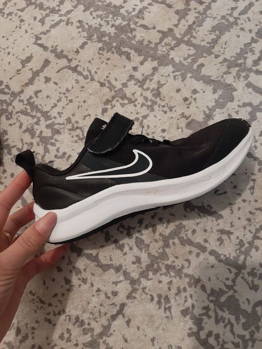 Vând adidași de băieți 32